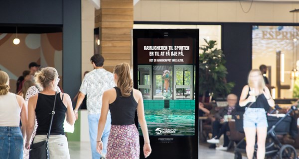Mock-up af kampagnevideo på Oceans digitale skærm på Fisketorvet.
